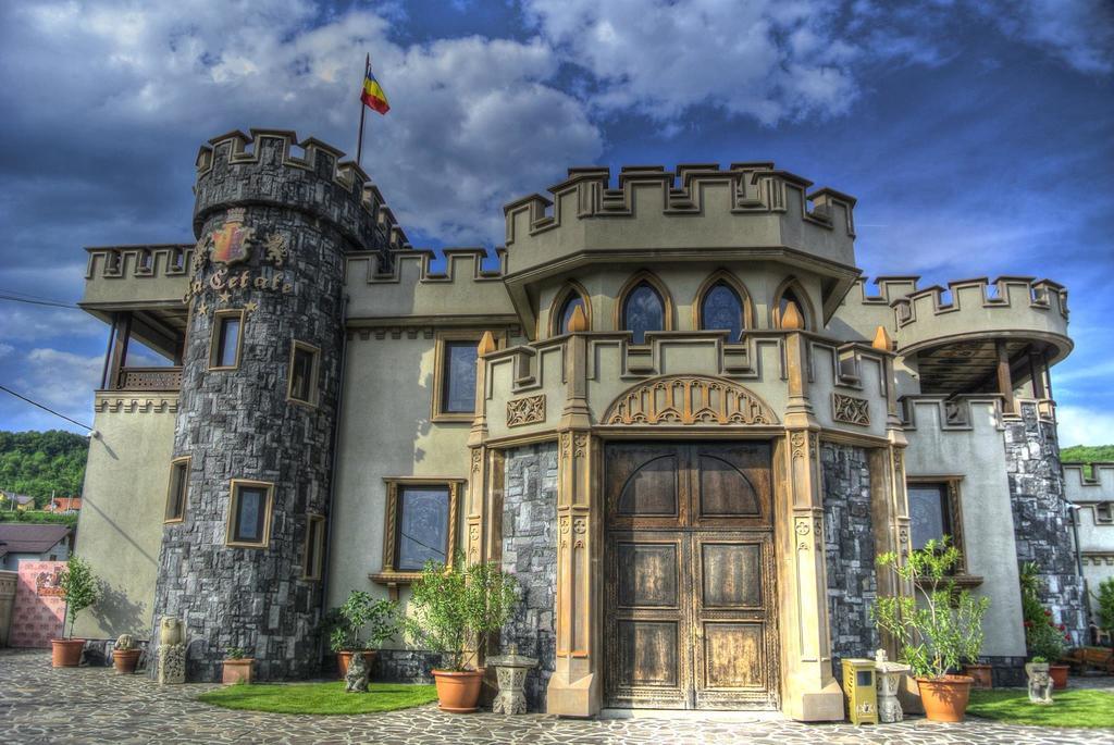 Hotel Lacetate Pitesti Exterior photo