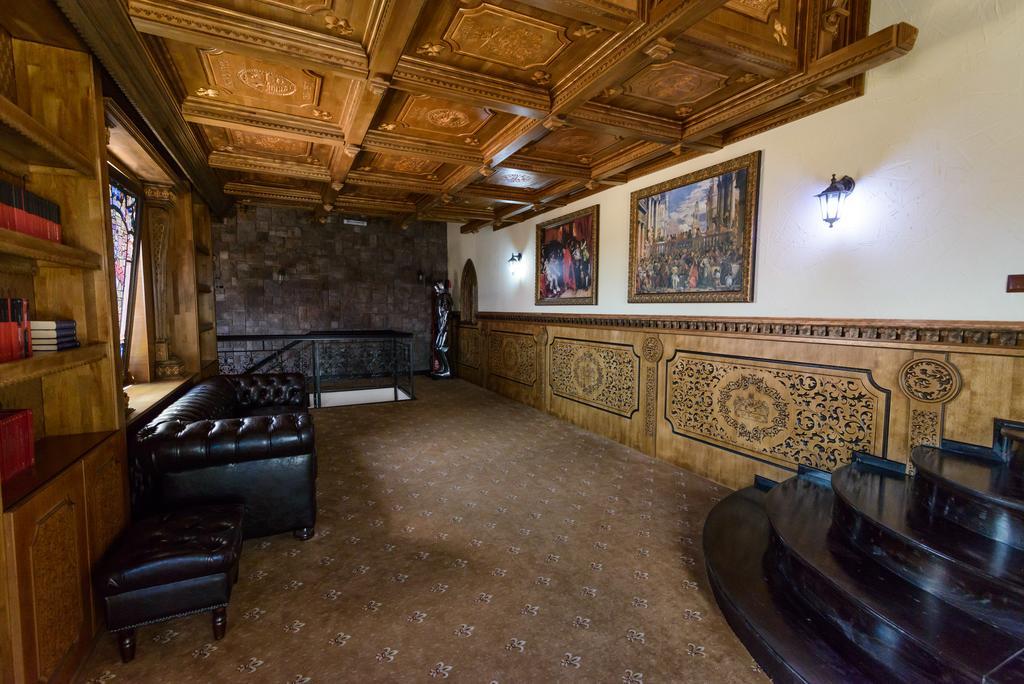 Hotel Lacetate Pitesti Exterior photo