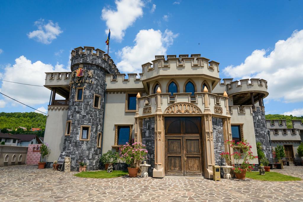 Hotel Lacetate Pitesti Exterior photo