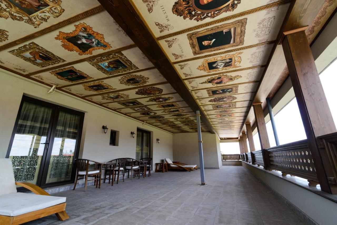 Hotel Lacetate Pitesti Exterior photo